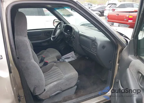 2002 Chevrolet S-10 Ls из США, поврежденный, VIN 1GCCS145928229624